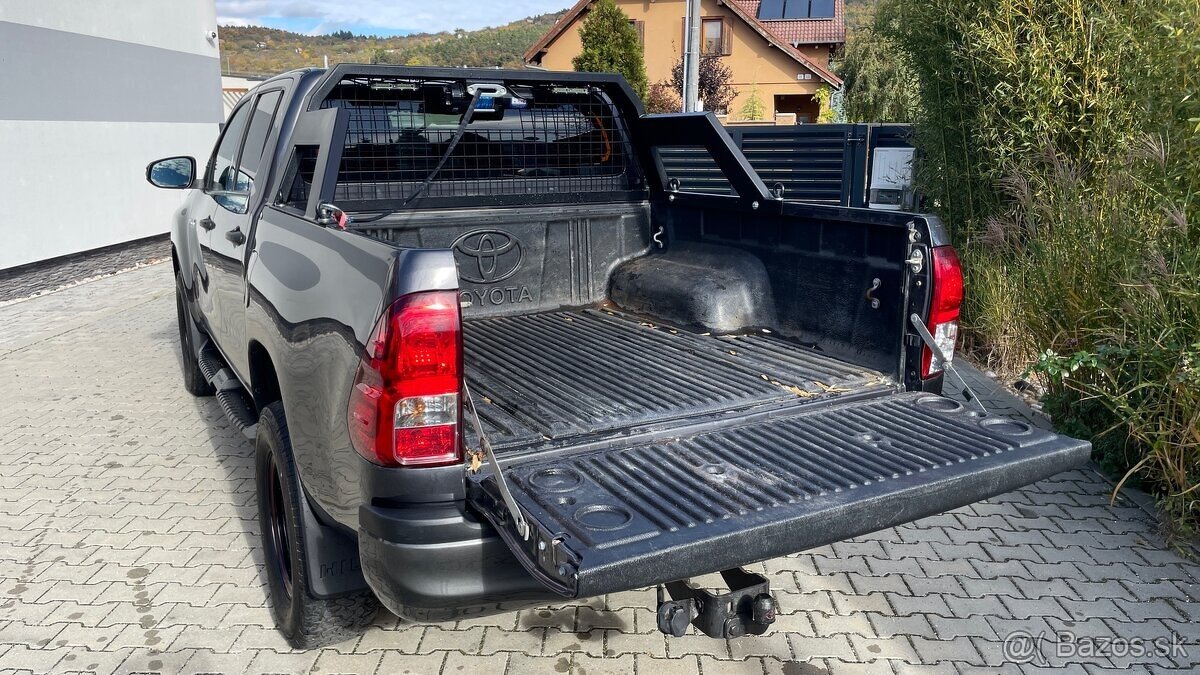 TOYOTA HILUX 2.4DI-D - PREDAJ AJ NA SPLÁTKY - 8