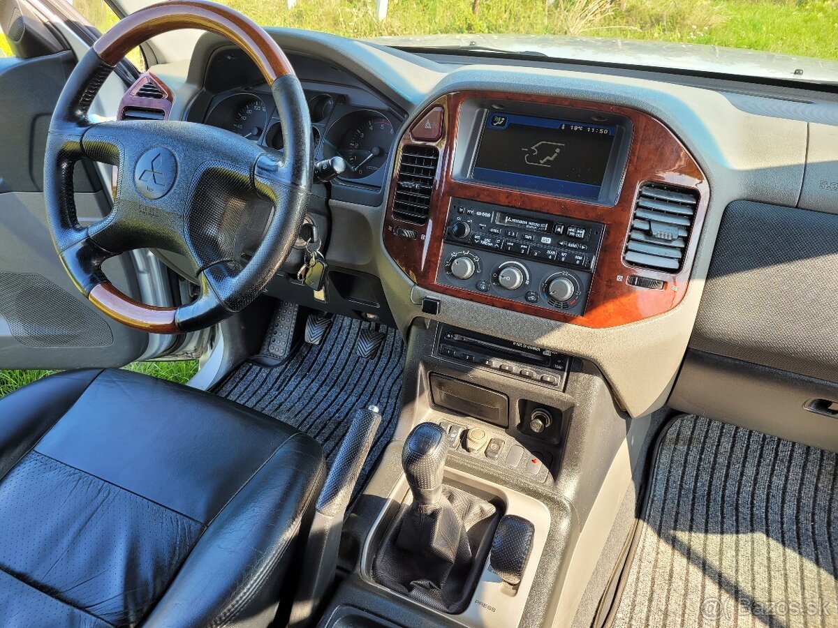 Mitsubishi Pajero 3,2DiD - 8