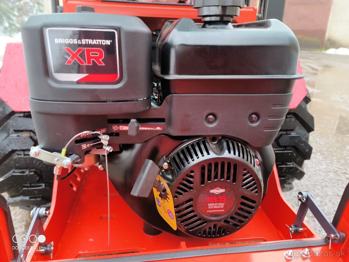 Kolesovy nakladac smykovy - 8