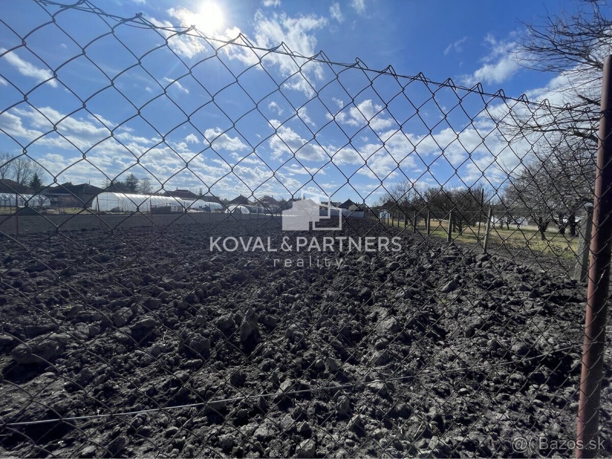 Predám pozemok vhodný na stavbu - 8