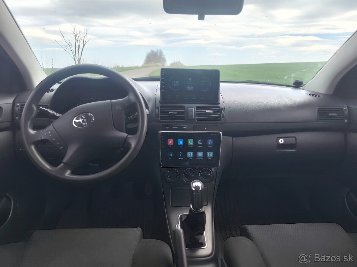 Toyota Avensis Combi 1.6 benzín - 8