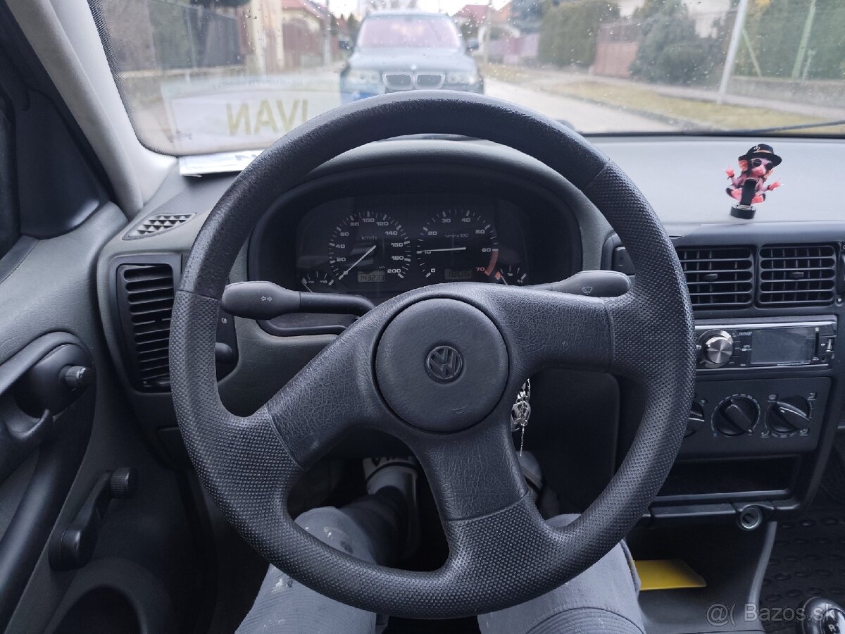 Volkswagen Polo 1.1 - 8