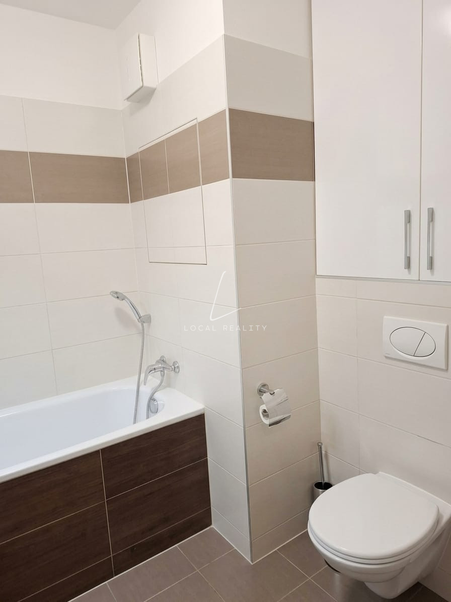 MODERNÝ 3-IZBOVÝ BYT NA PRENÁJOM BRATISLAVA – NOVÉ MESTO – foto 9
