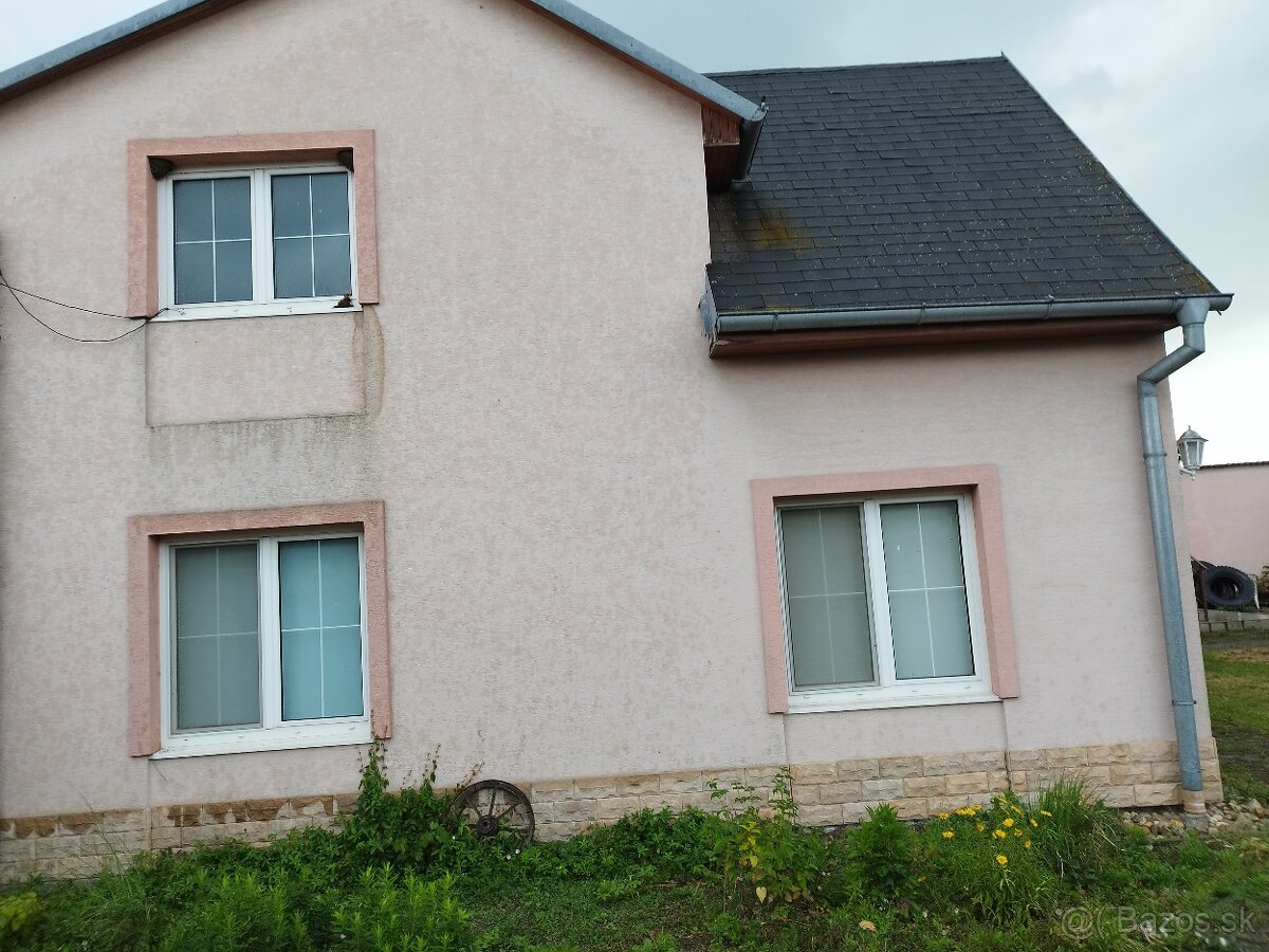 Dva rodinne domy - 8