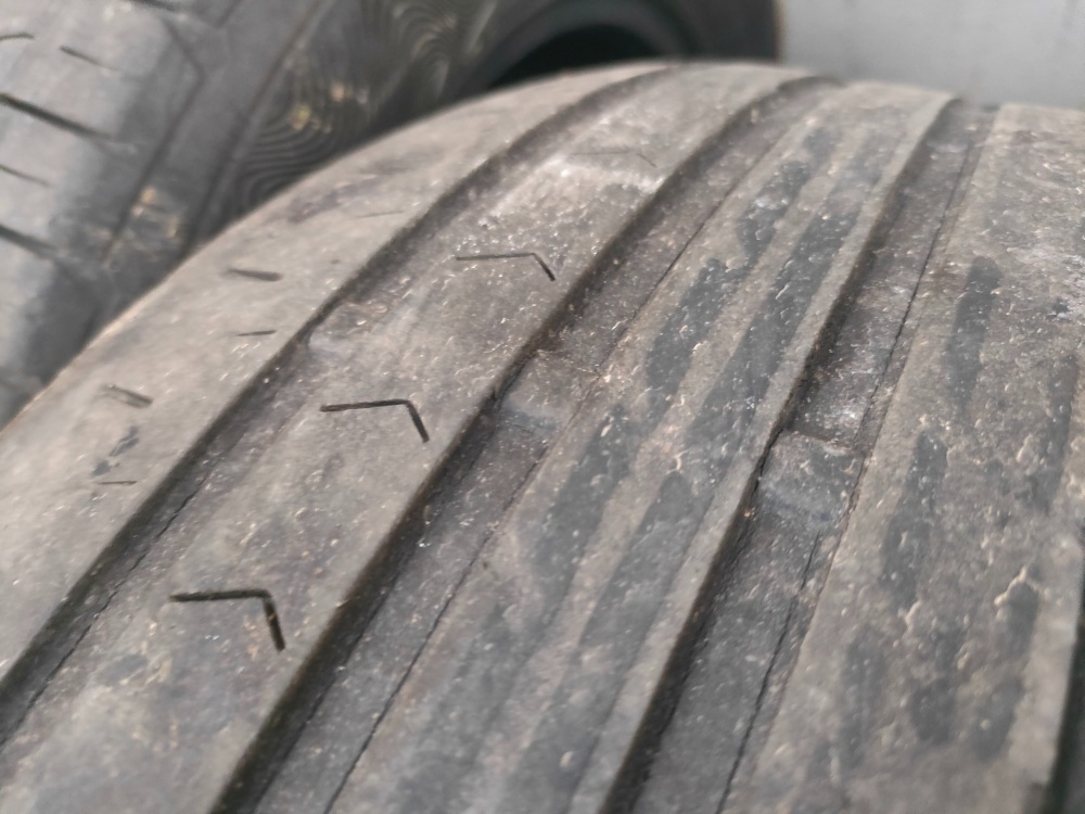 4ks pneu Continental 215/55 R17 V - 8