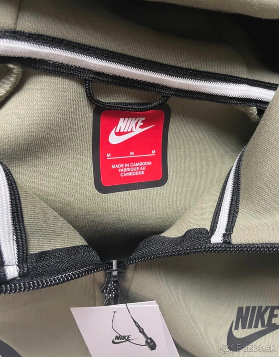 Nike Tech Fleece Mikina - 8