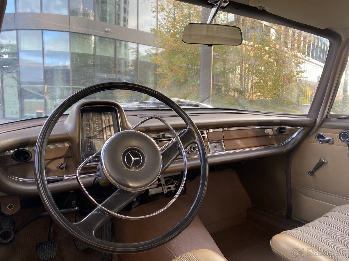 Mercedes Benz 230S W111 Heckflosse - 8
