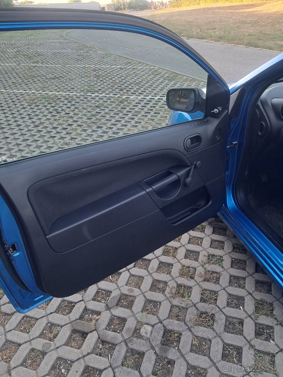 Ford Fiesta 1.3i Benzin 51kw - 8
