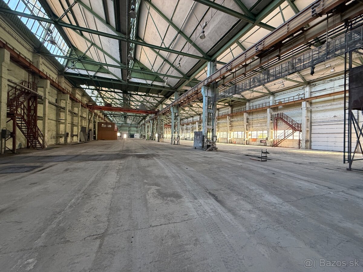 Na prenájom výrobné haly - 4320m2 / 3024m2 - Voľné ihned - 8