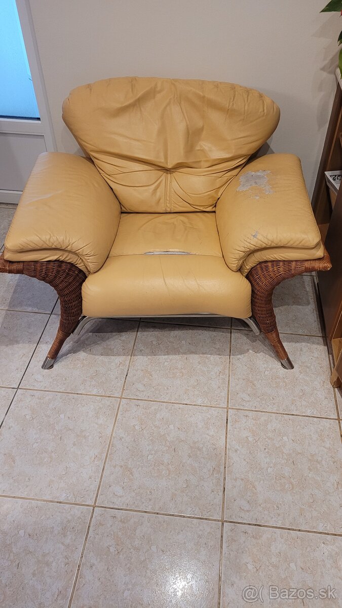 KOŽENÁ SEDAČKA - 8