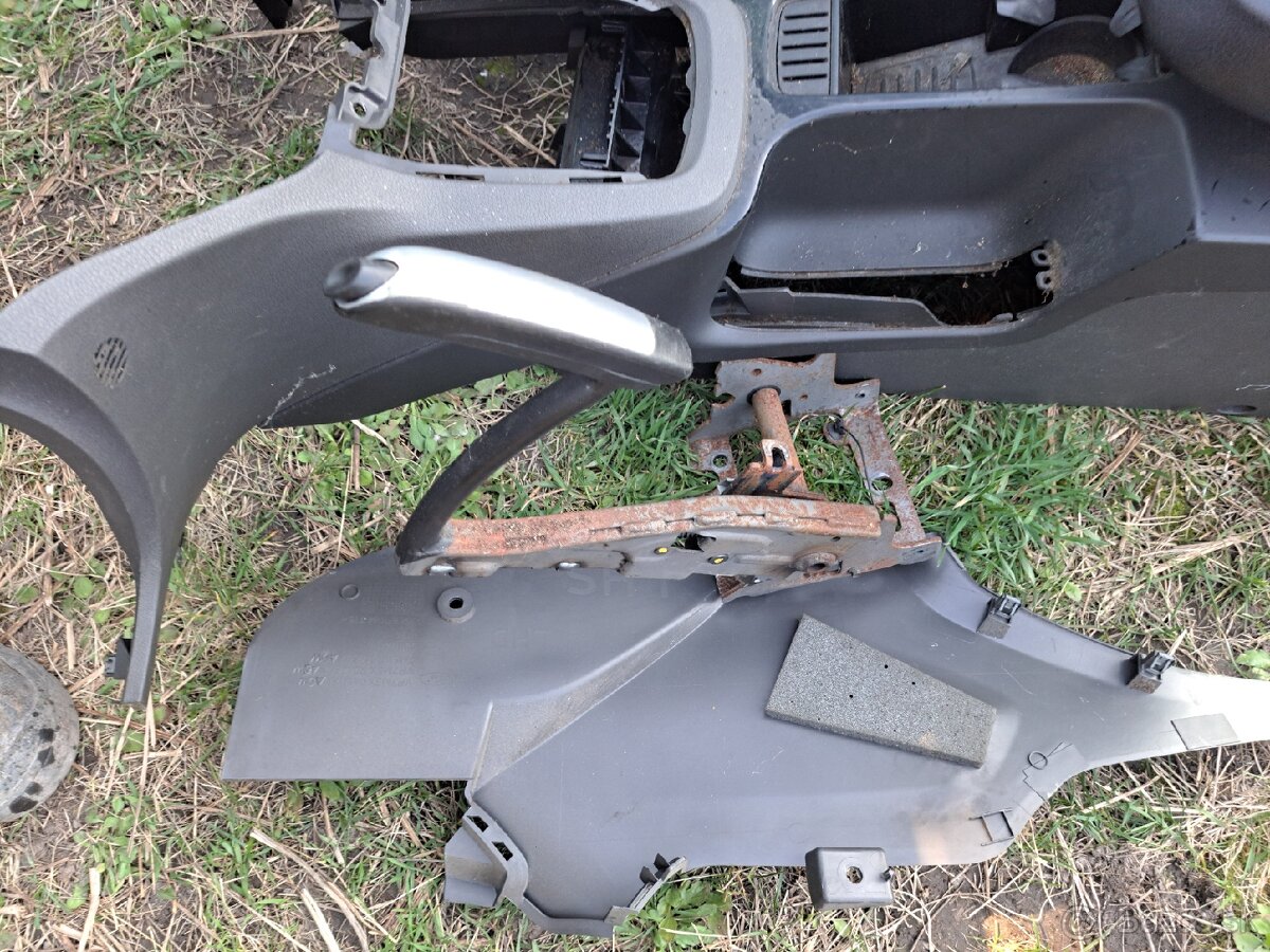 Predam Ford c-max Lakťová opierka Tunel stredový - 8