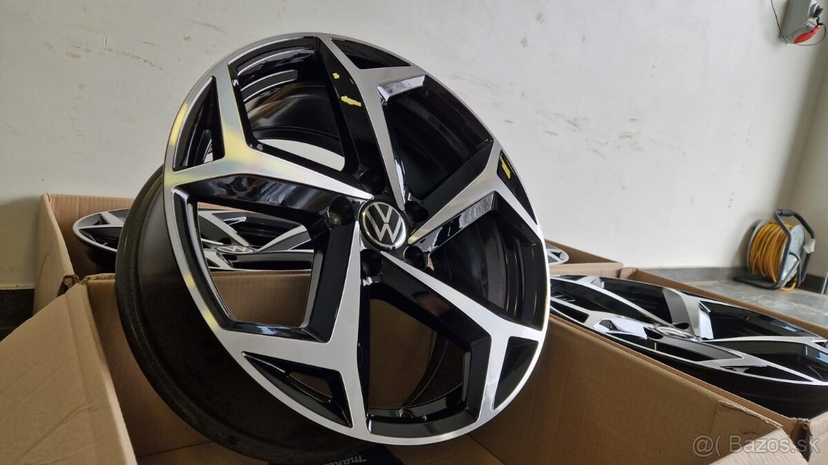 R18 ®️ Original VW Boneville 5x112 8J ET44 // Passat R line - 8