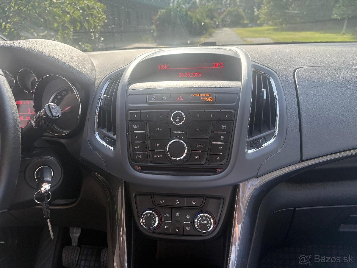 Predám Opel Zafira Tourer - 8