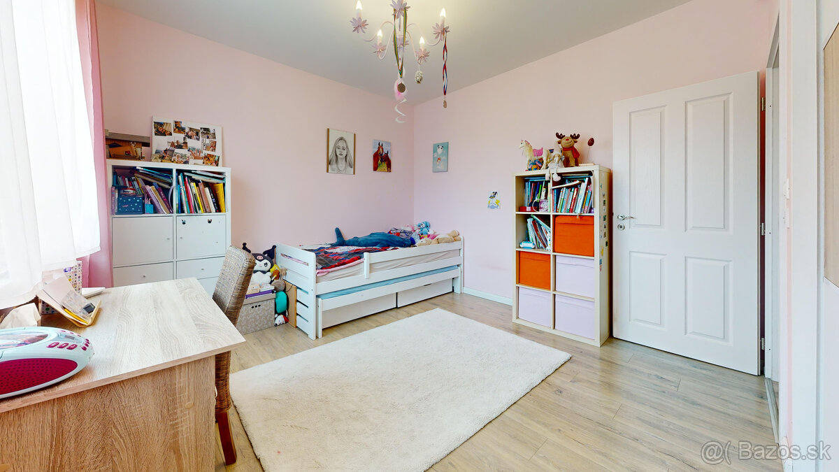 Na predaj priestranný rodinný dom v Slovenskej Novej Vsi - 8