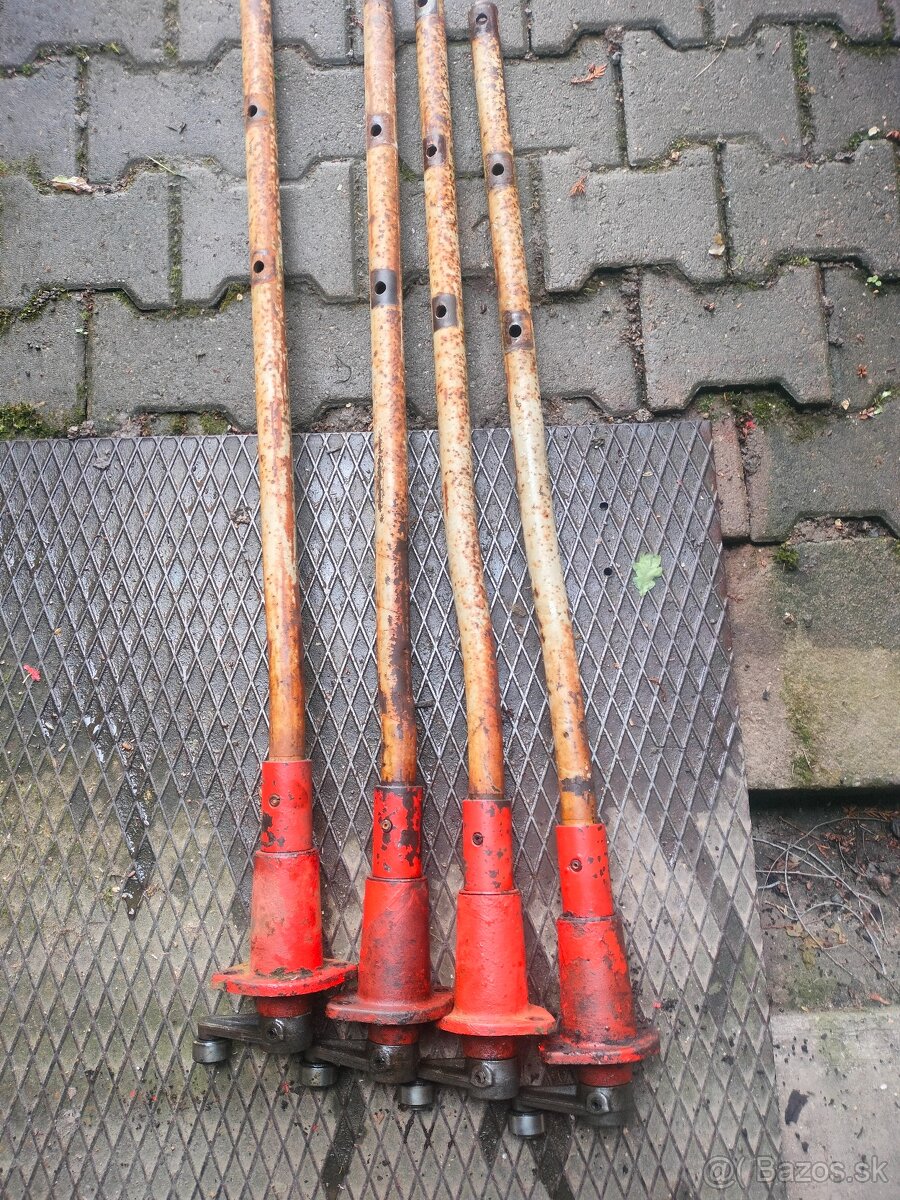 KUHN 280 SHRNOVAČ -- ruzné díly - 8