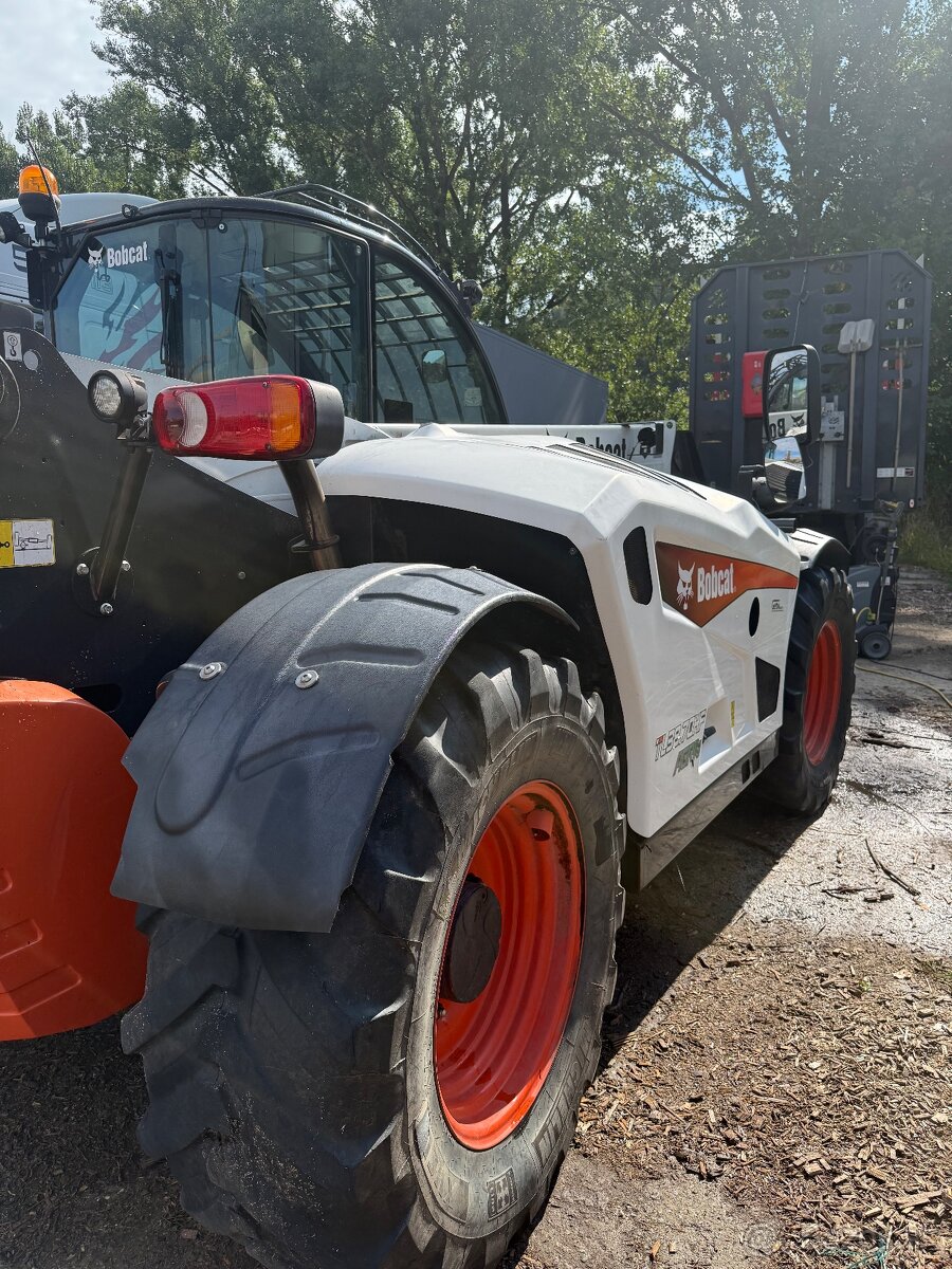 Teleskopický nakladač Bobcat 3780HF - 8