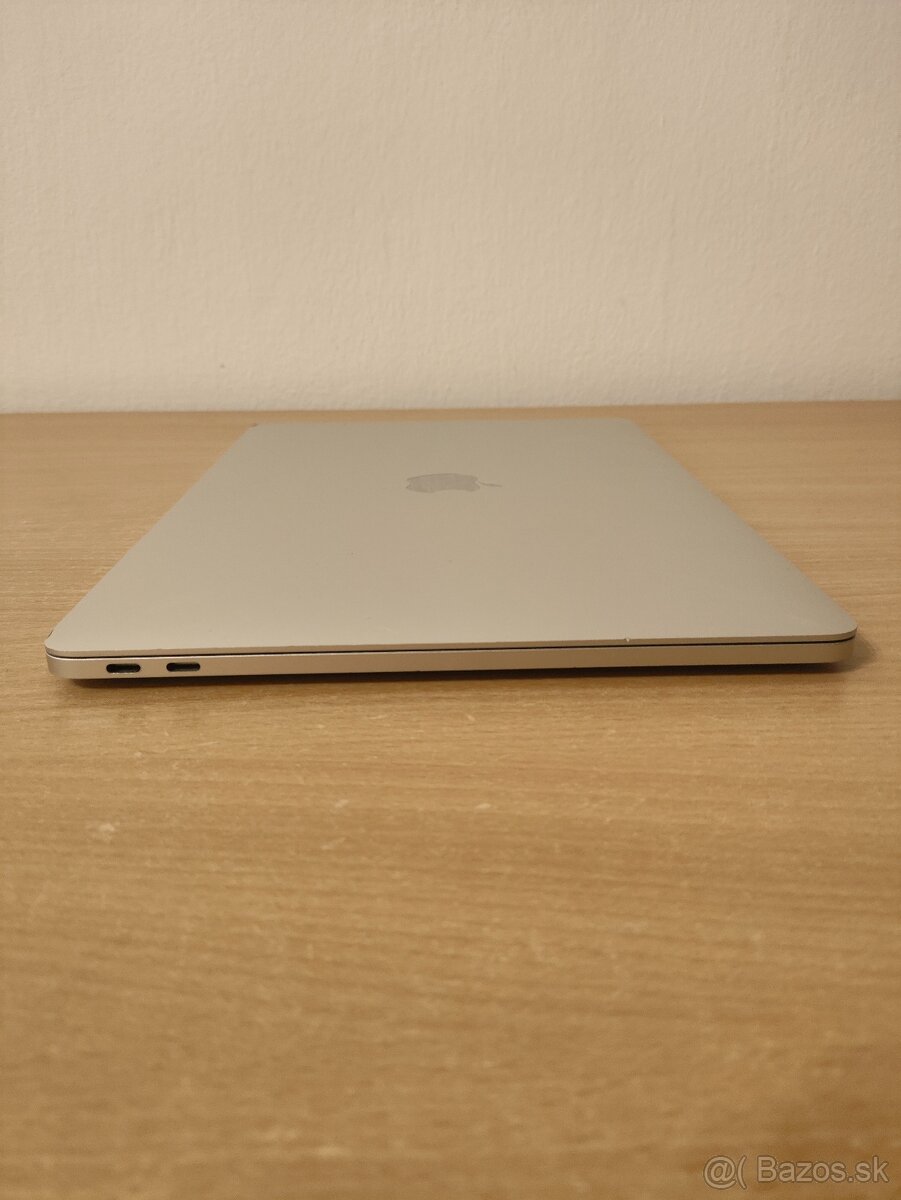 MacBook Pro 2017 | i5 • 8GB • 256GB SSD - 8