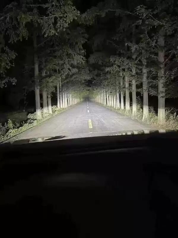 Bi-LED projektory - 8