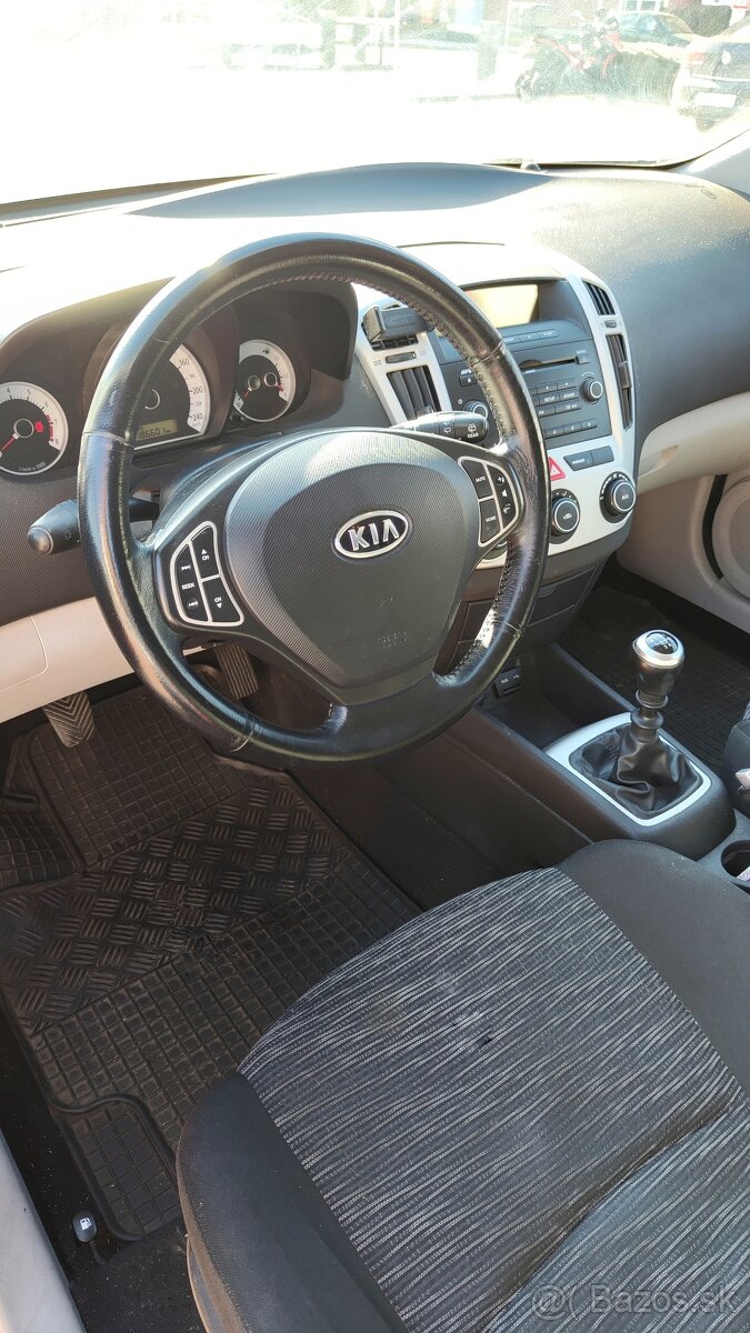 Kia ProCeed 1.4, nová STK a EK, 186 000 km - 8