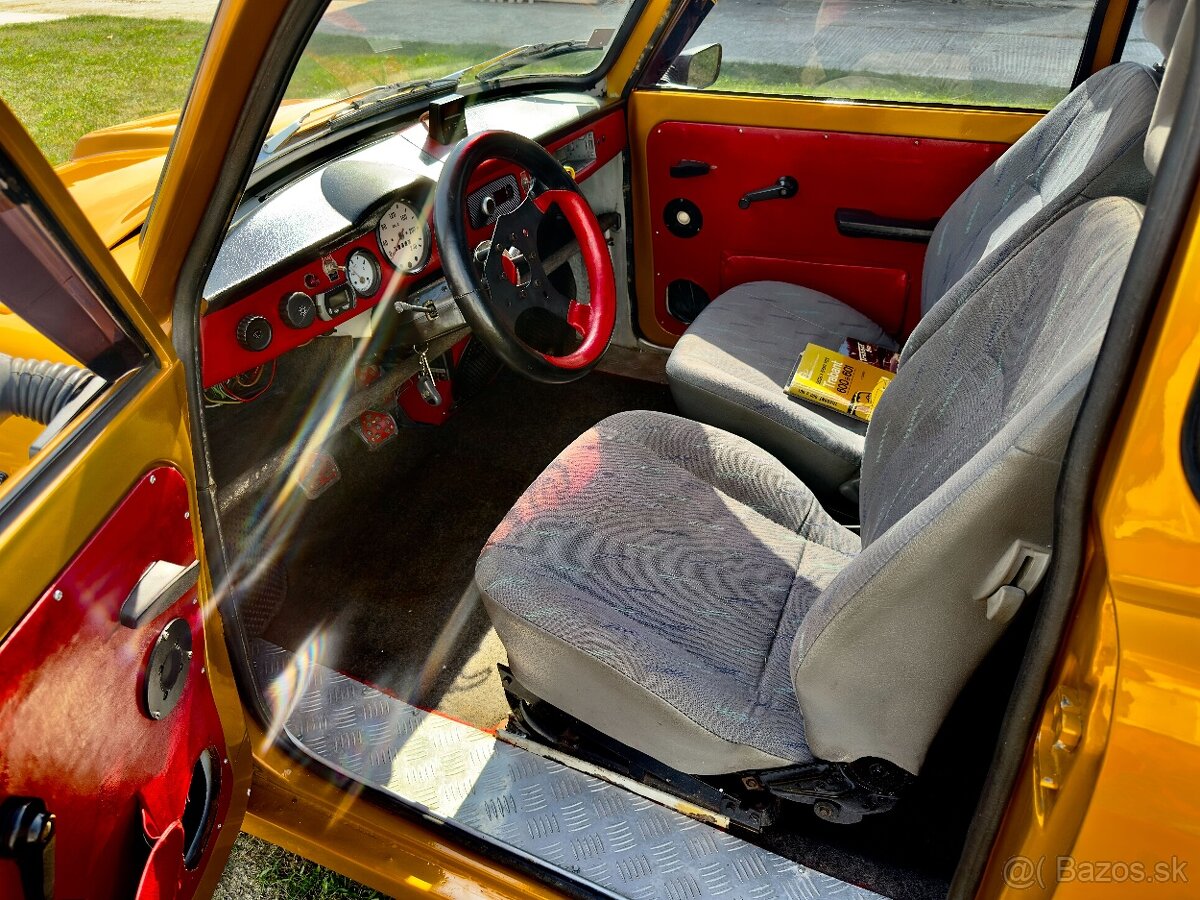 Predám TRABANT 601 Combi cena 3.100 € - 8