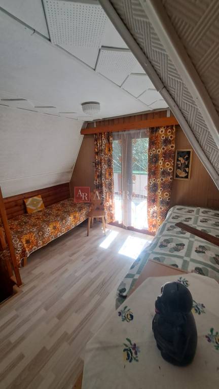 DVOJPODLAŽNÁ CHATA pod lesom, Veľká Lúka pri kúpeľoch Sliač - 8