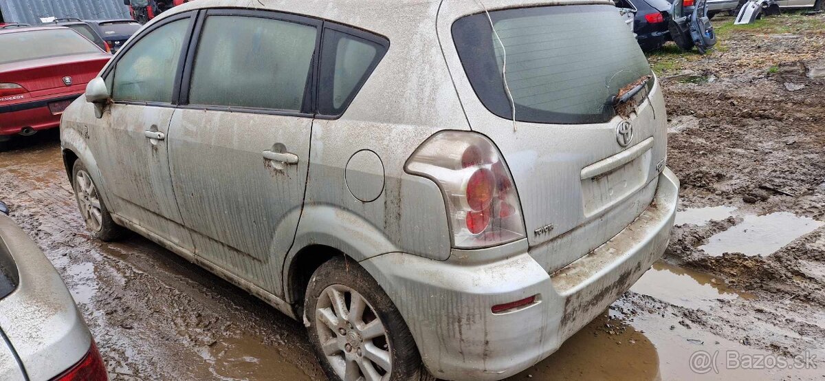Toyota Corolla Verso 2,0D 85KW 2001 - 8
