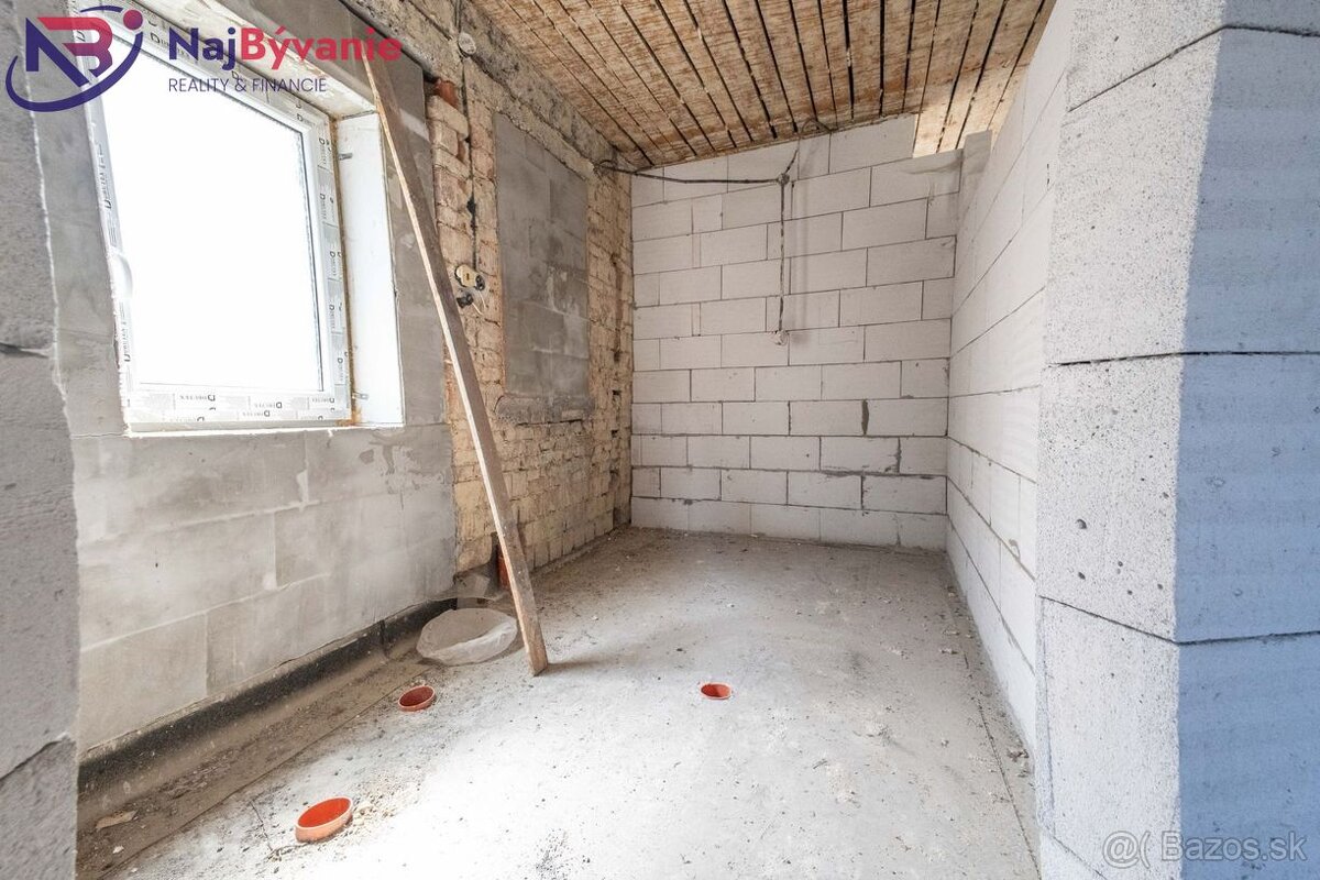 Rodinný dom v pôvodnom stave Ludrová - 8