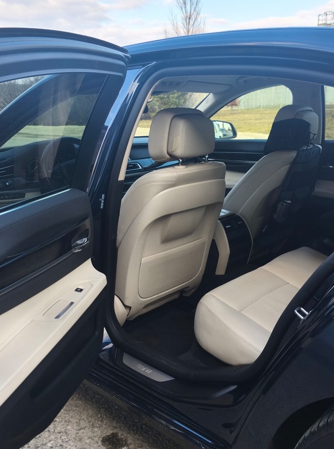 BMW 740i (3 liter benzín) r. 2014 - 8