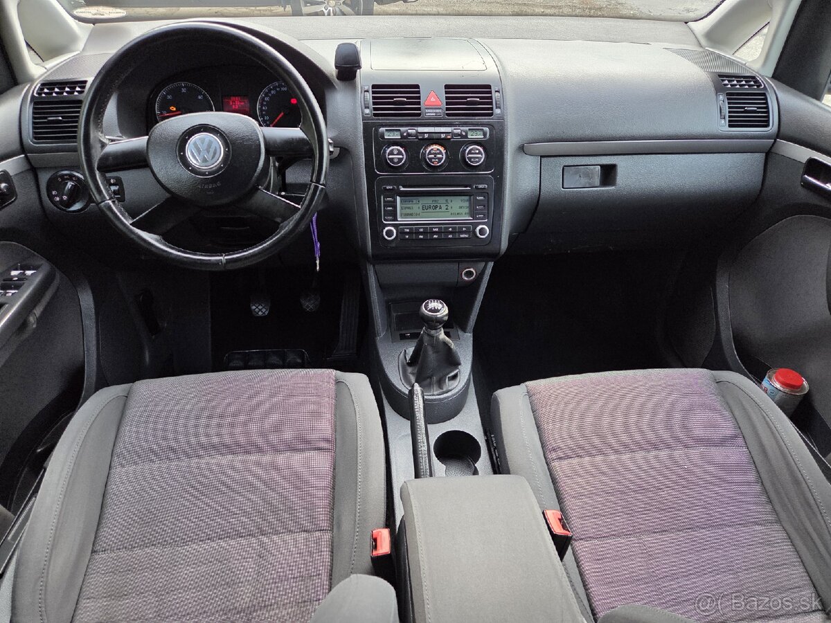 Predám Volksvagen Touran 1.9 - 8