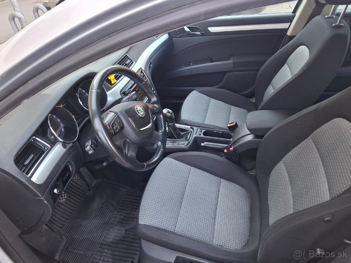 Skoda Superb 2.0 tdi 125kw CR - 8