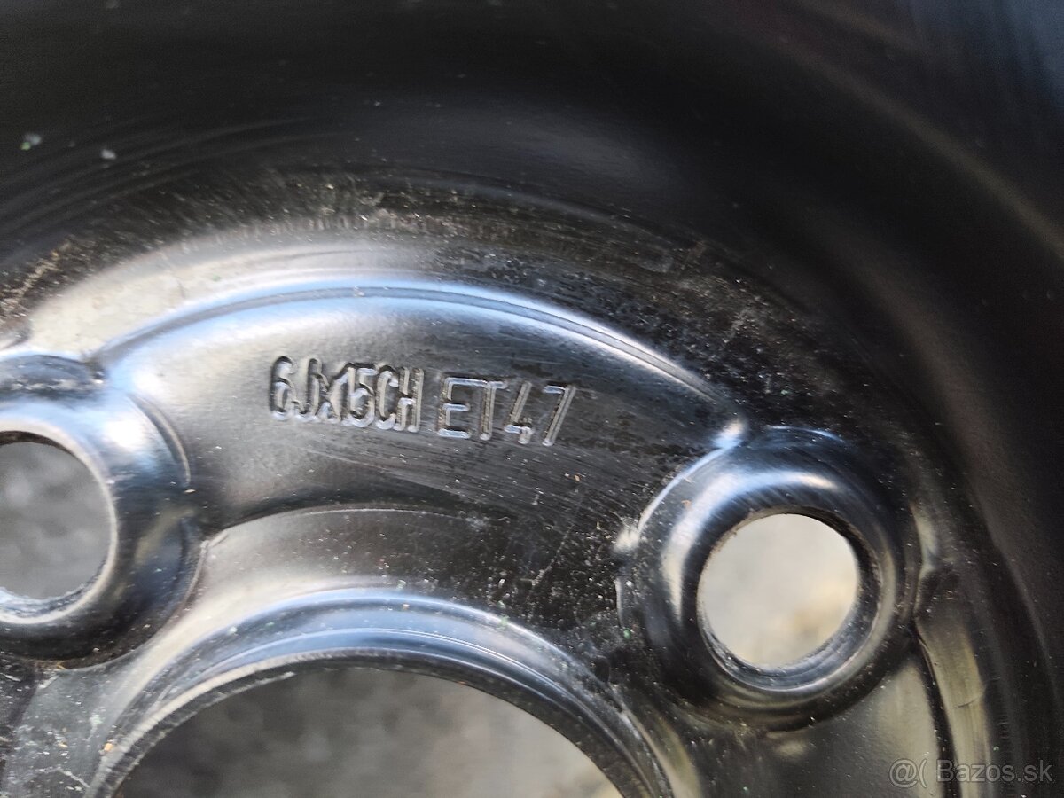 Zimná sada 185/65 R15 vrátane diskov a puklic - 8