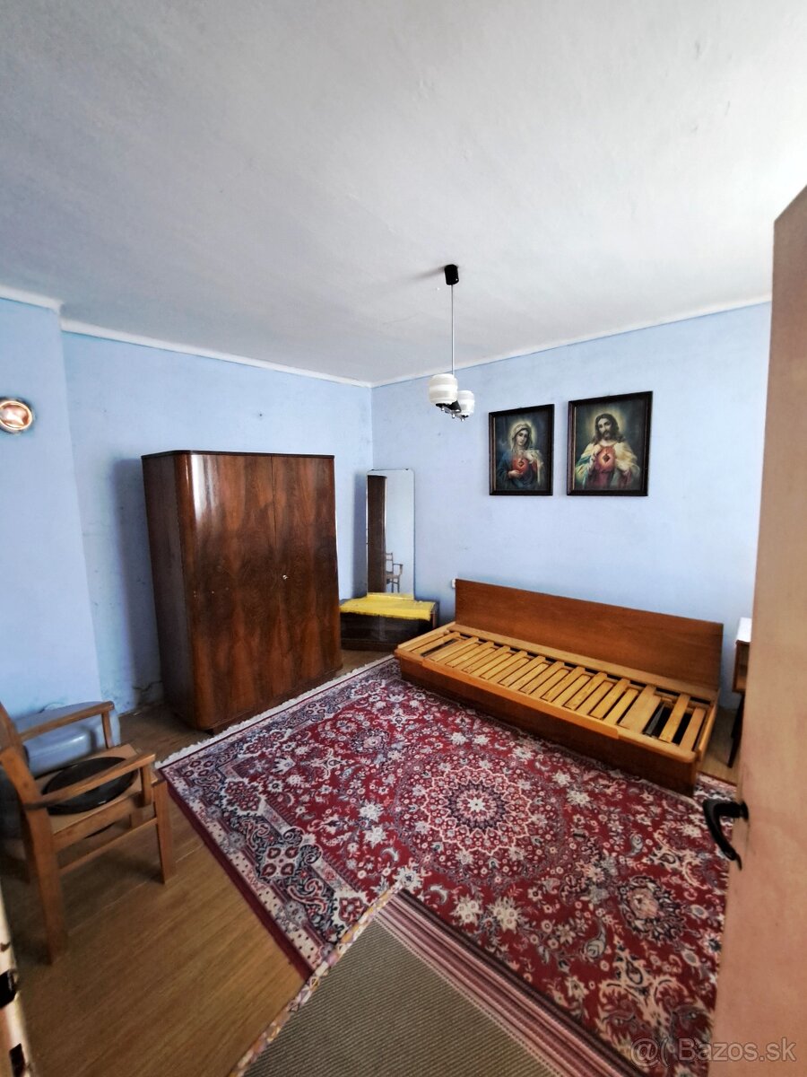 Na predaj 2 rodinné domy -Alekšince len 13km NR - 8