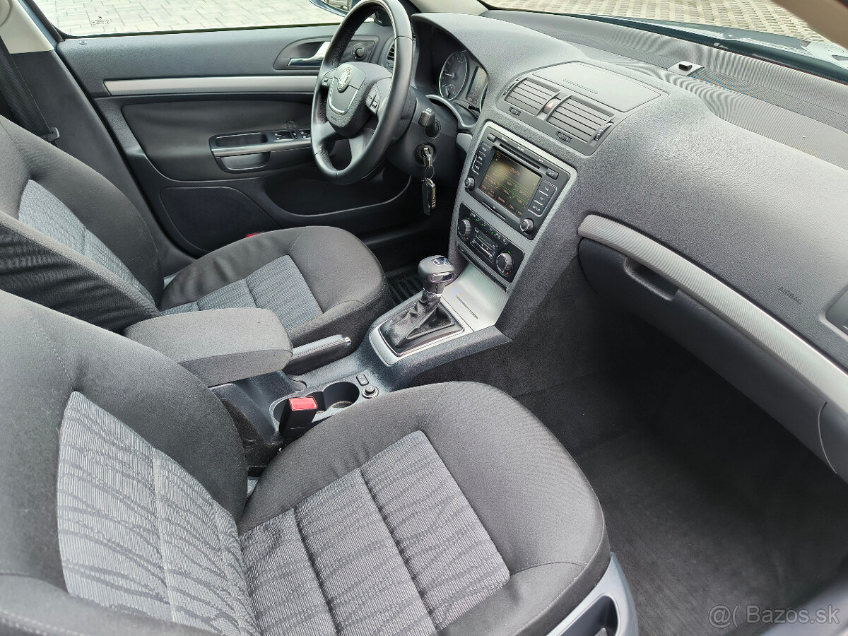 Škoda Octavia Combi TDI DSG 2012 Elegance - 8