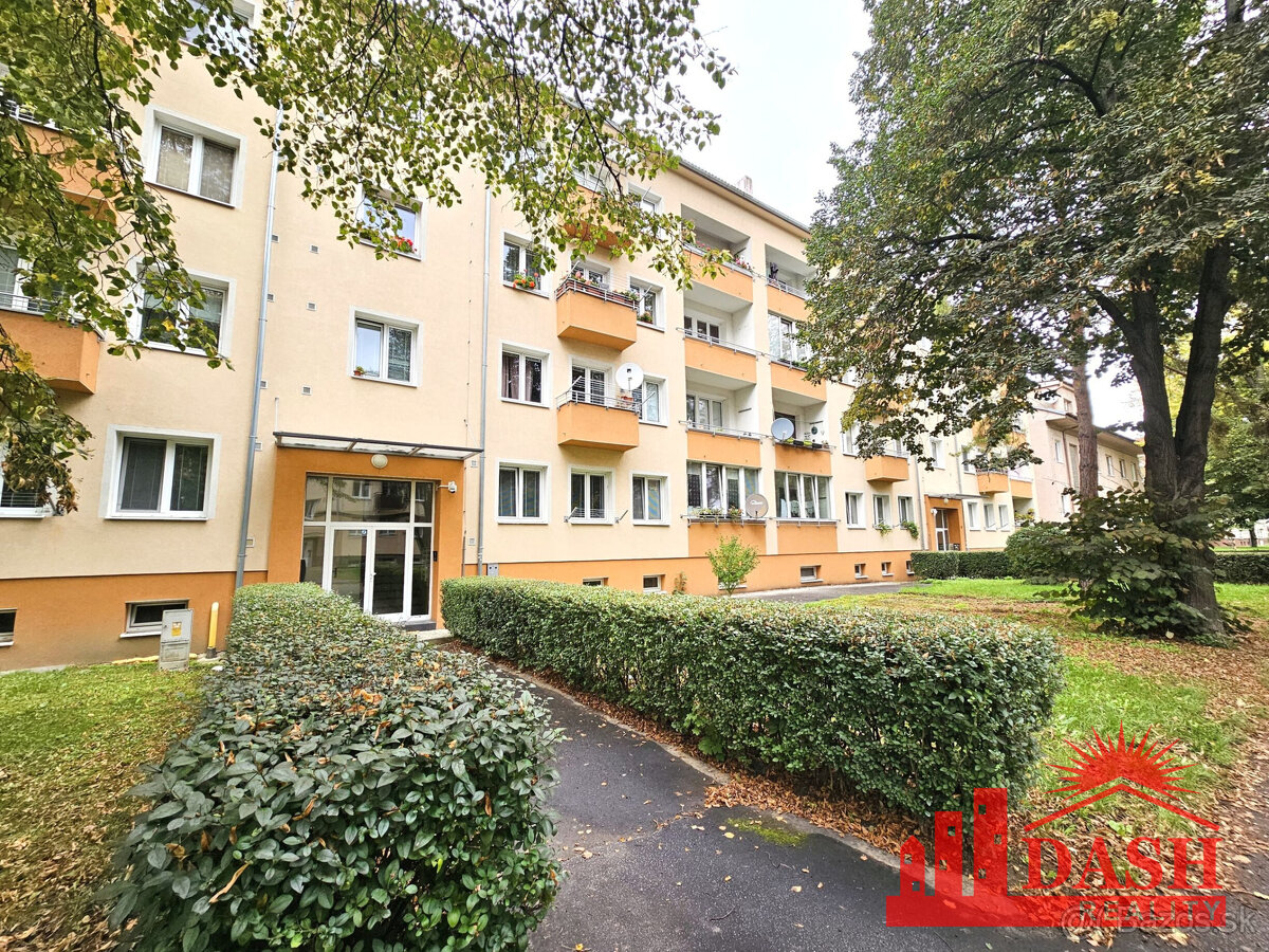 Na prenájom zariadený 2 izbový byt v centre, Trenčín, ul. 28 - 8