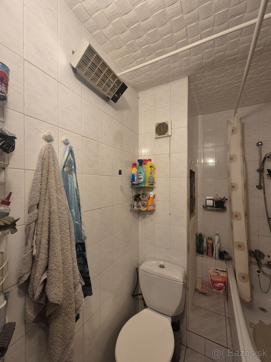 REZERVOVANÝ 1-IZBOVÝ BYT S BALKÓNOM V KN. - 8