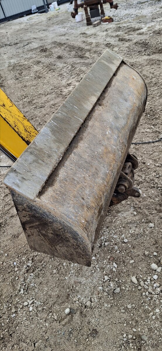 Pevná svahovacia lyžica uchyt JCB 4/3cx,65r - 8