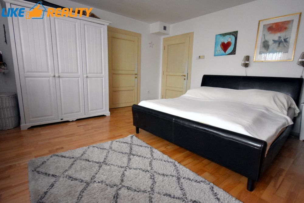 Predaj rodinného domu s veľkým pozemkom v Sučanoch - 8