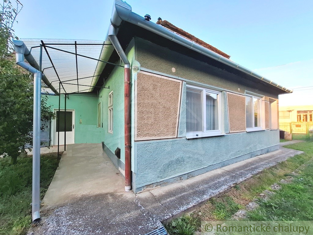 Priestranný štvorizbový rodinný dom na hospodárenie v tich - 8