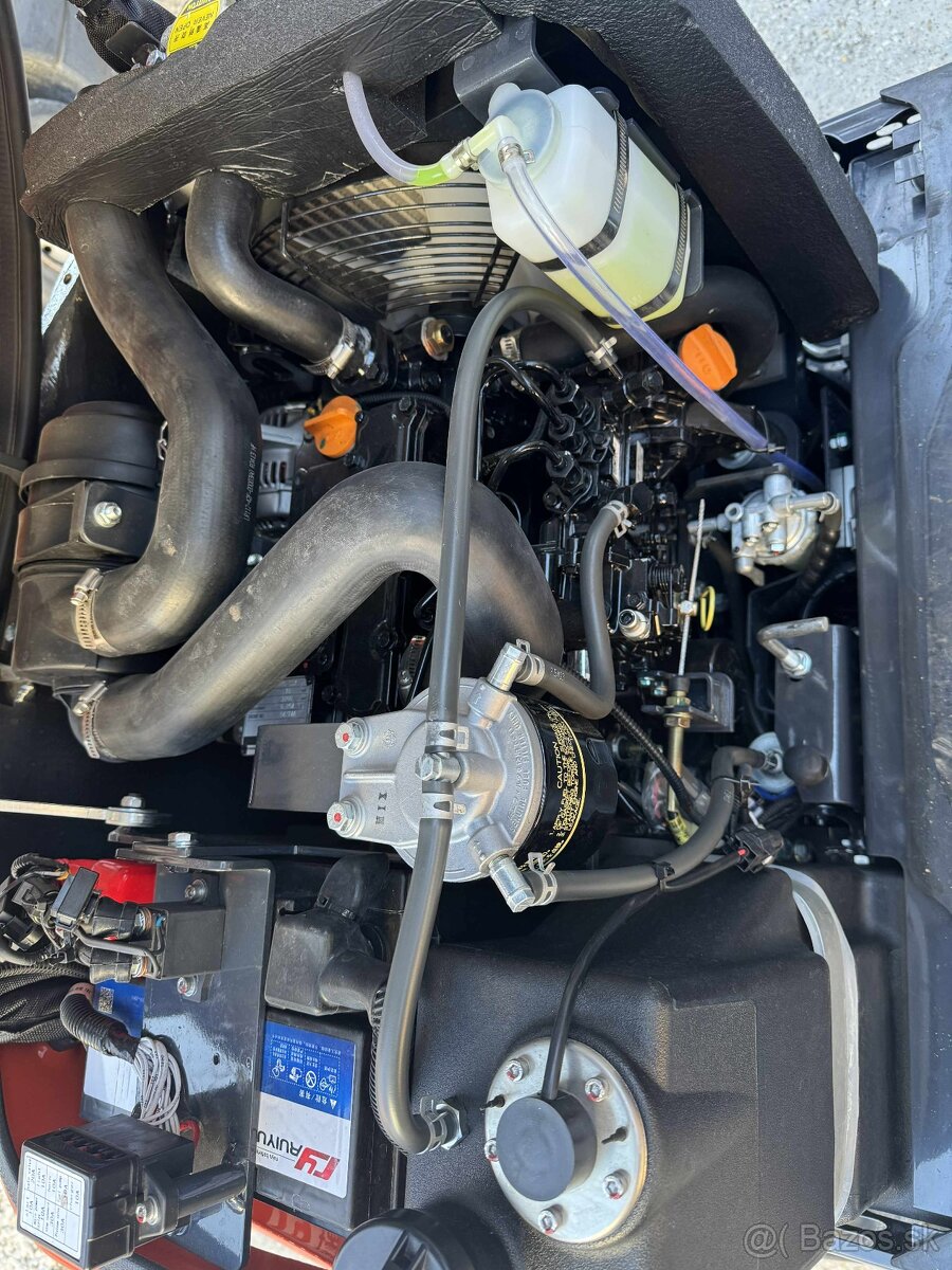 Minibager 1290kg - YANMAR motor 3 válec - 8