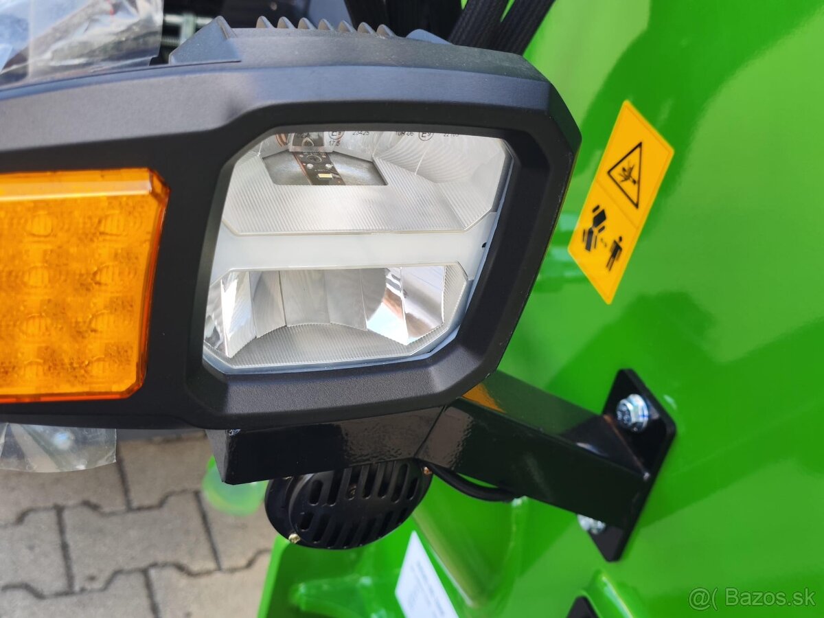 KOLESOVÝ NAKLADAČ 908T - 8