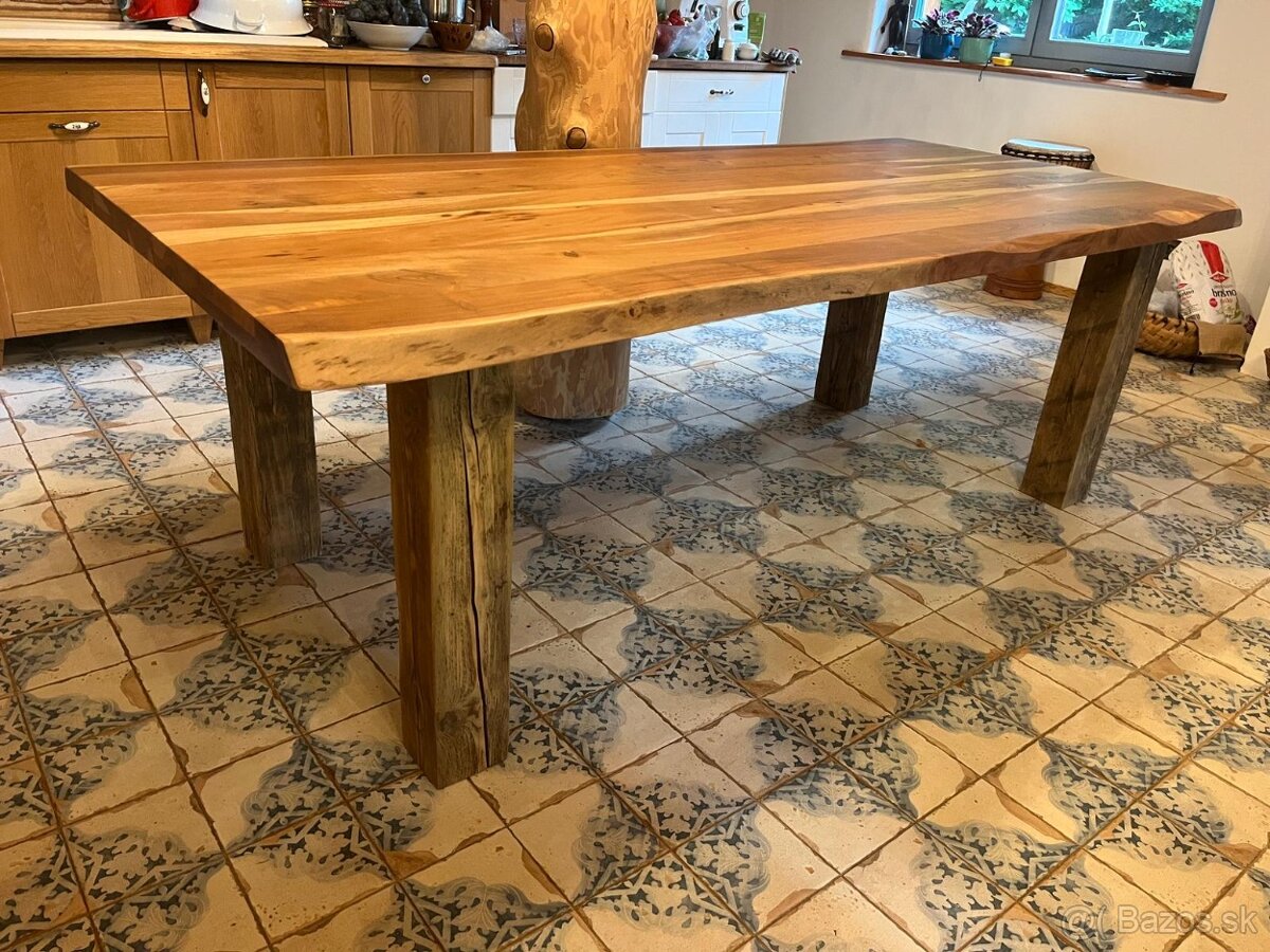 Masívny drevený stôl - 8