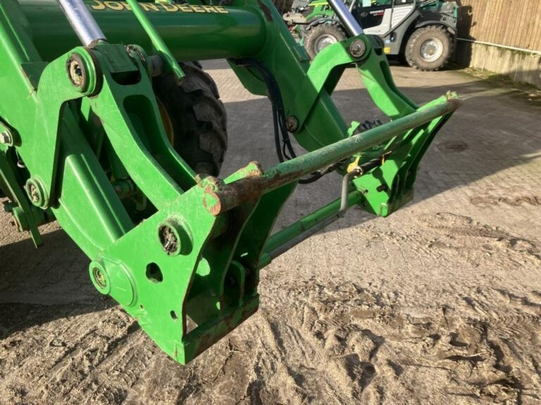 JOHN DEERE 6140R - 8