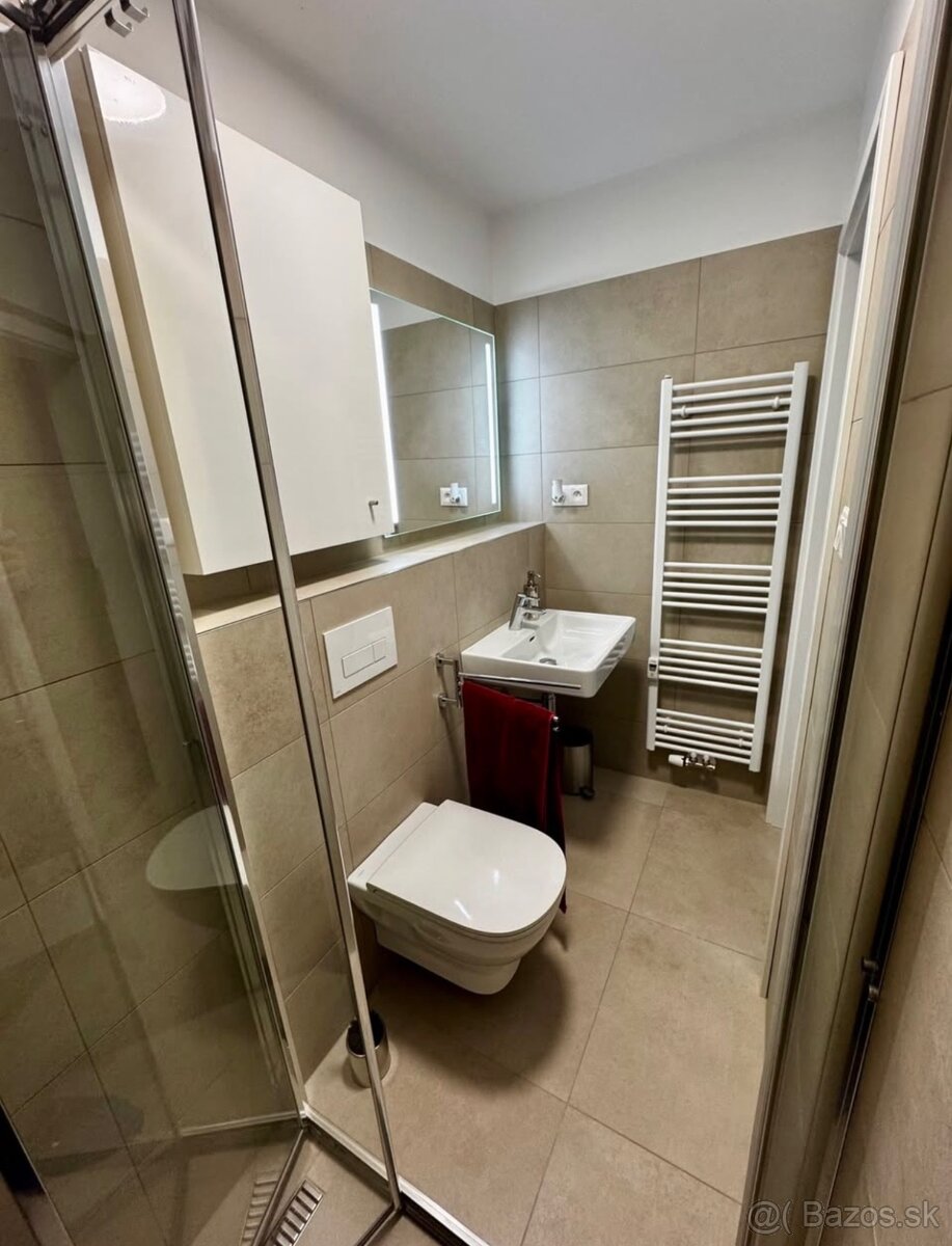 Krasna garzonka na prenajom - 8