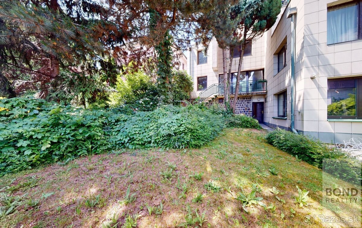 Jedinečná investičná príležitosť na Hradnom kopci. Luxusný r - 8