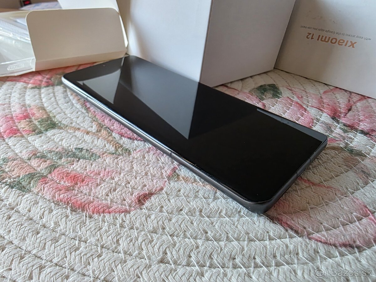 Predám Xiaomi 12 8GB/128GB
- 8