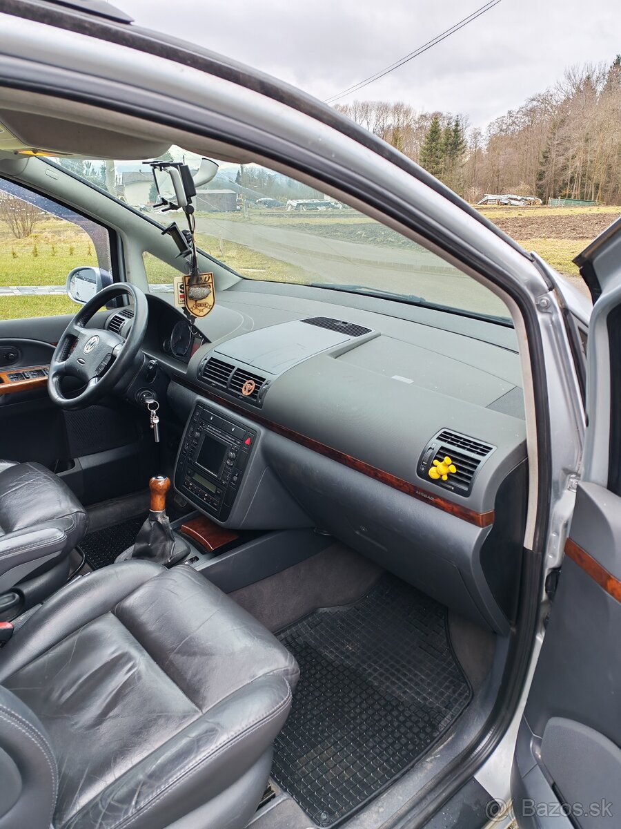 Predám VW Sharan 1.9 tdi 96kw - 8