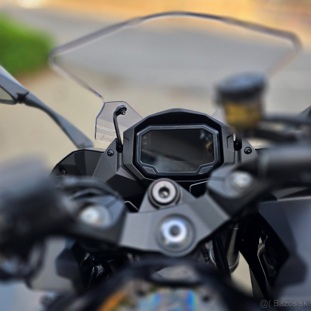 Kawasaki Ninja 1100 SX - 8