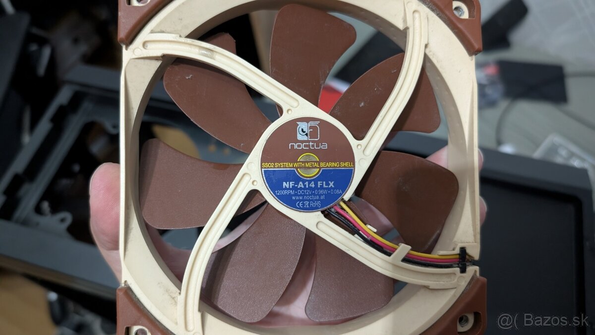 Počítačová skriňa Corsair 500R Carbide Series - 8