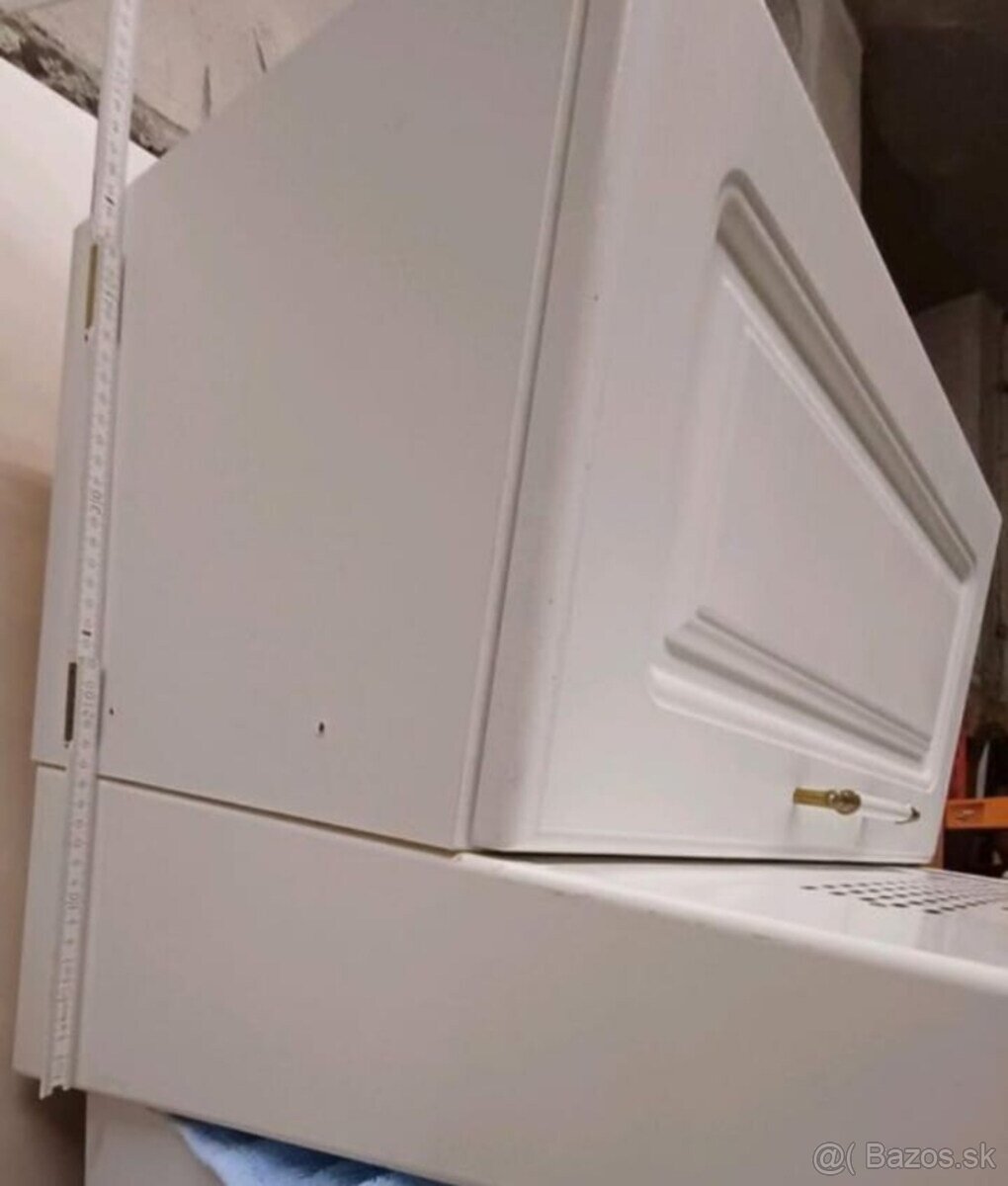 Krásná venkovská kuchyně se spotřebiči,5456 - 8