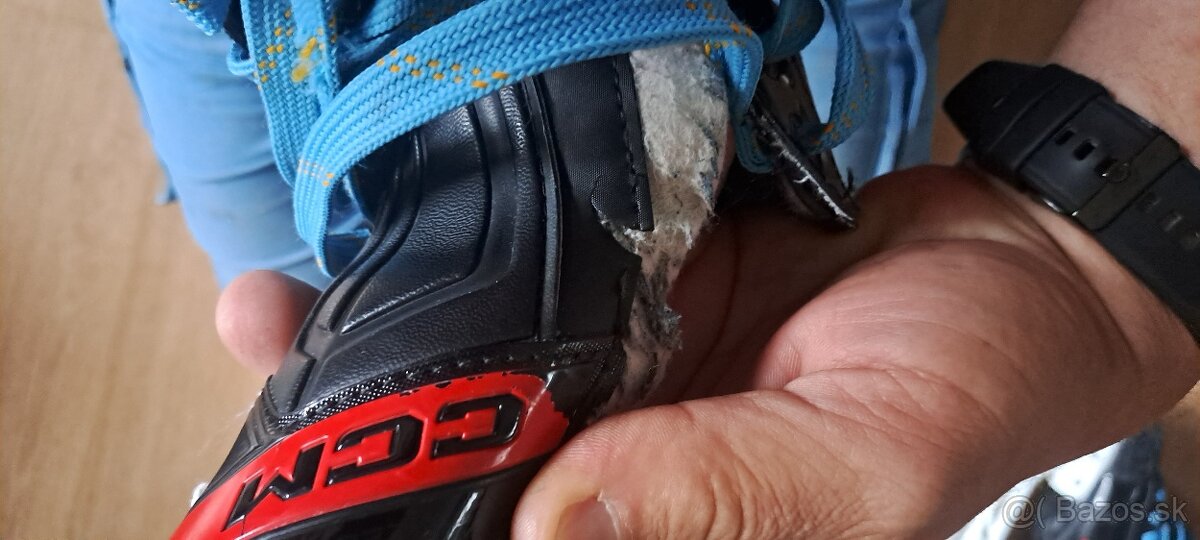 Predám korčule CCM FT670 - 8